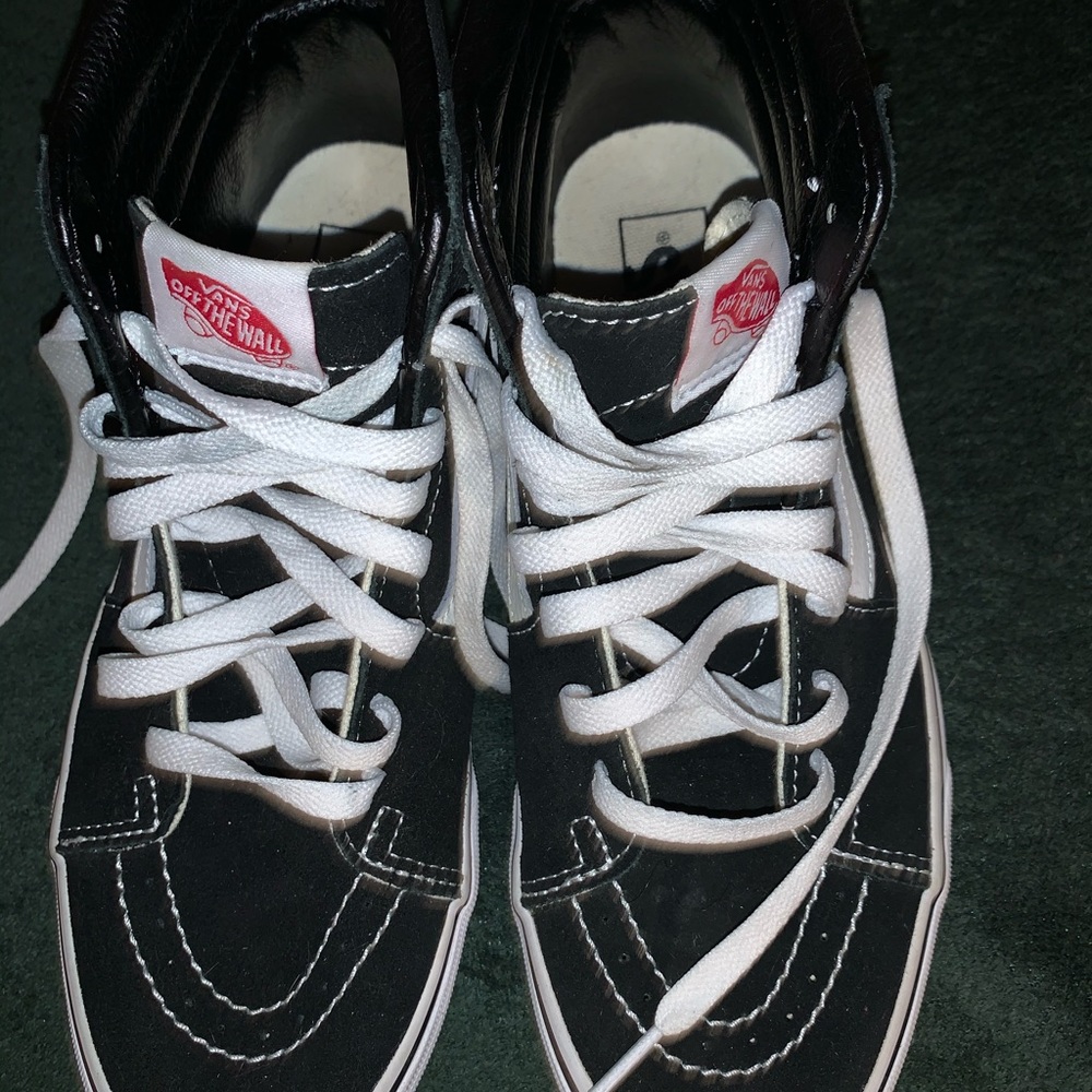 High-top Vans: Off the Wall ‼️ OPEN TO NEGOTIATION